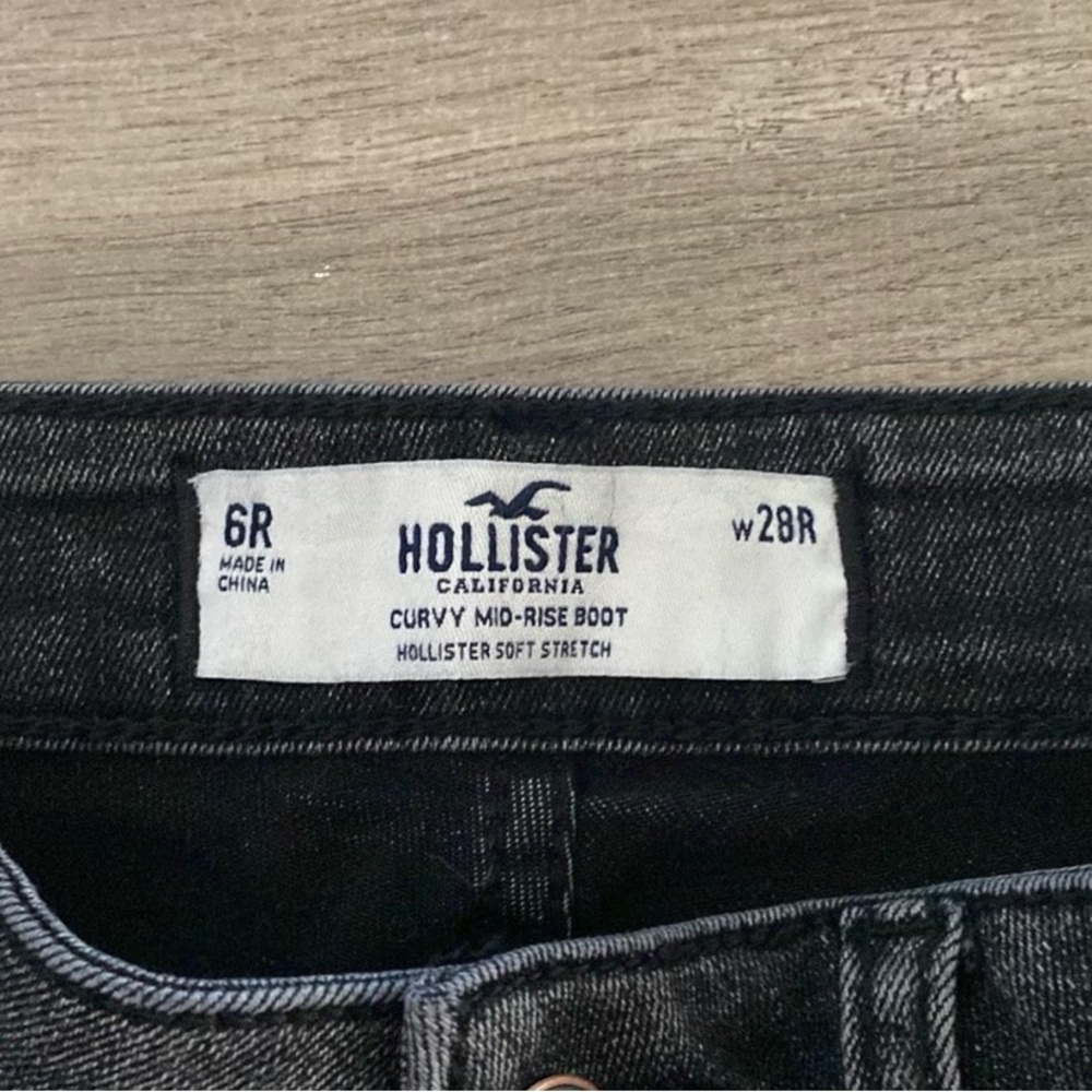 Hollister boot leg dark denim. Never worn. Size 6r. No tags